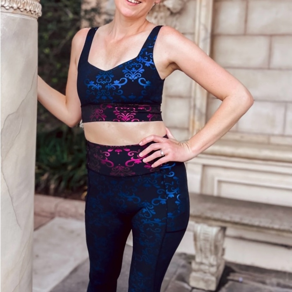 Women's Black and Blue Patterned Sports Bra and Leggings Set